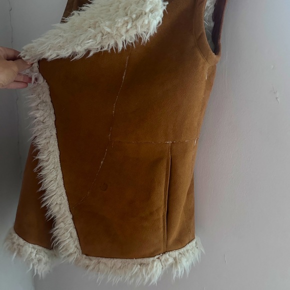 Vince Camuto Tan Faux Shearling Vest - Picture 4 of 5
